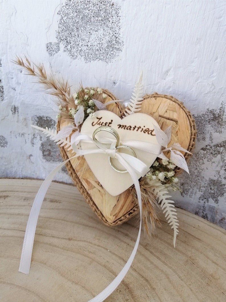 Mini ring cushion OSB wood heart, dried flowers Just married image 1