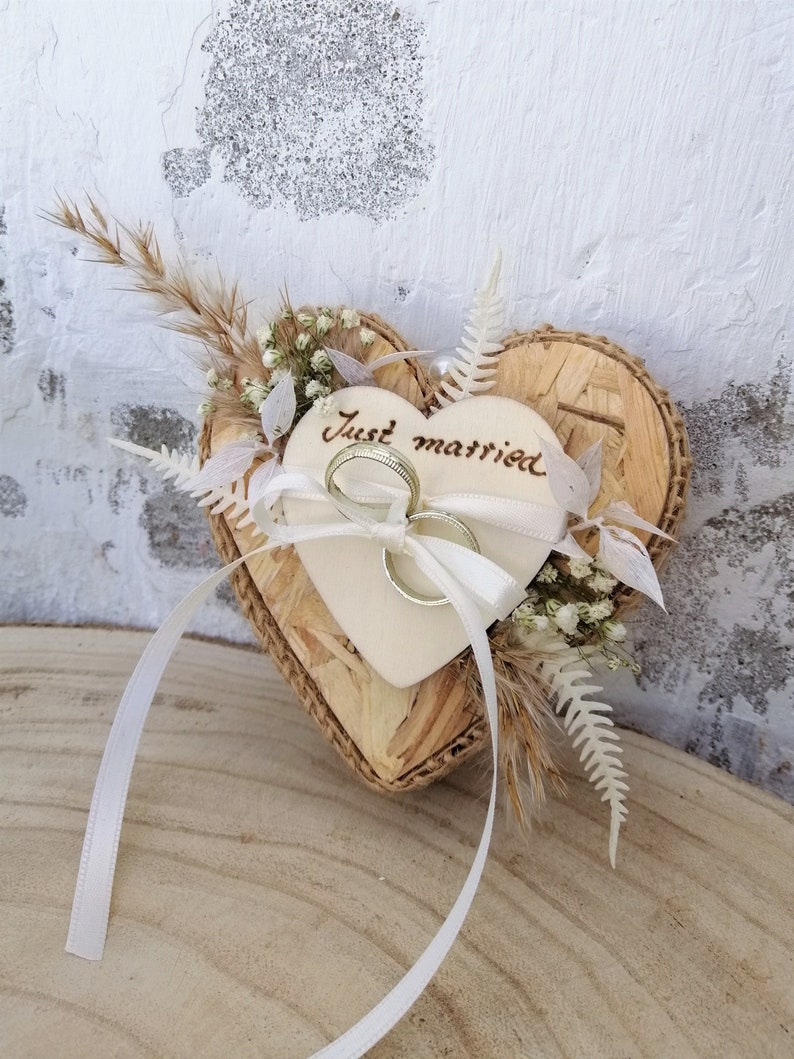 Mini Ringkissen OSB Holz Herz, Trockenblumen Just married afbeelding 1