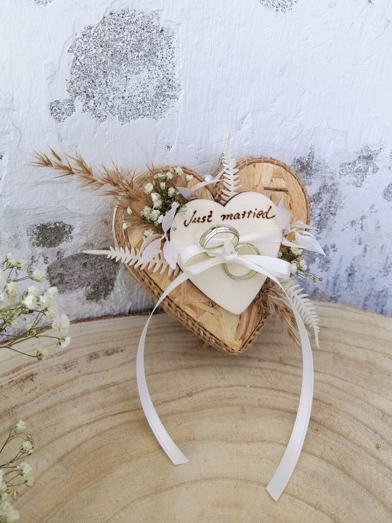 Mini ring cushion OSB wood heart, dried flowers Just married image 3