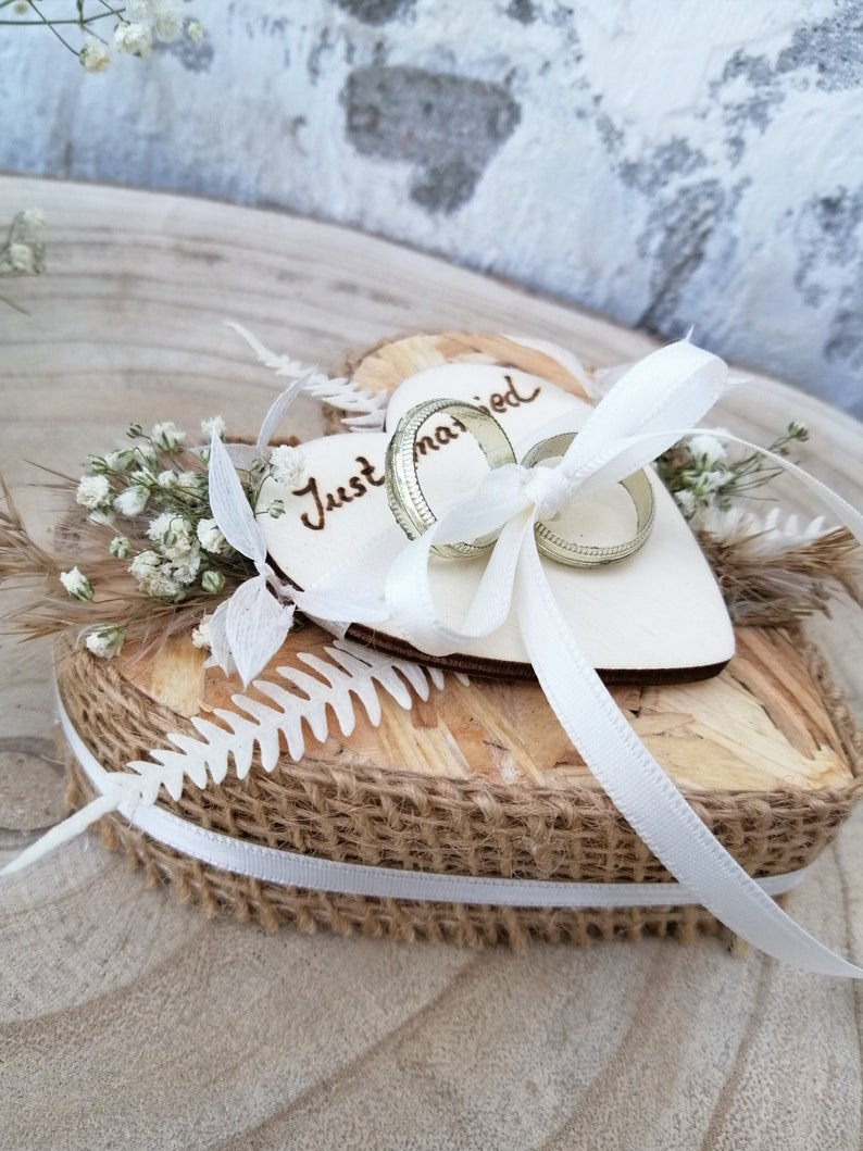 Mini Ringkissen OSB Holz Herz, Trockenblumen Just married afbeelding 6