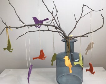 Oiseaux colorés en feutre de laine, décoration d'oiseaux, objets de décoration à suspendre, décoration en feutre, oiseau en feutre, décoration printanière, décoration