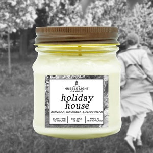 Holiday House Scented Soy Candle: Driftwood, Amber & Cedar