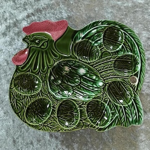 Vintage egg plate chicken