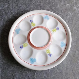 Vintage ceramic egg plate for 8 eggs