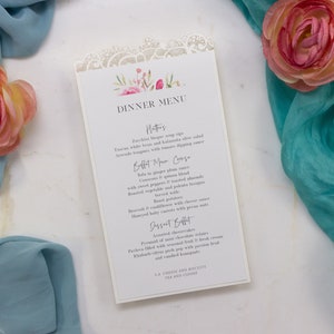 MENÚ Menús blancos de boda Decoración de bodas Menú cortado con láser Evento Decoración de la mesa de boda