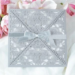 Invitations Invitation de mariage Invitations découpées au laser Ruban de satin gris élégant Invitations de mariage Anniversaire