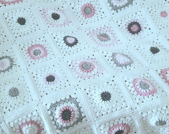 Granny Square Blumen Häkeldecke, weiß,rosa,grau, 115 x200 cm