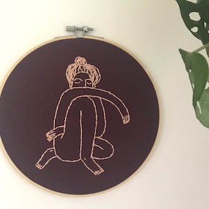 Lady Hoop/ home decor/ hand stitched/ hand embroidery/ gallery wall/ bookshelf decor/ desk decor/ dorm decor/ fiber art/ line art