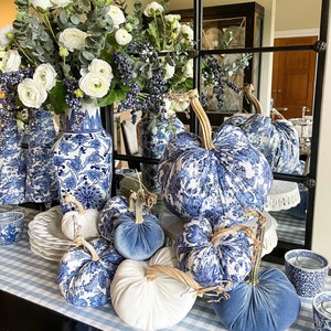 Chinoiserie Pumpkin with Real Stem,Sold Individually