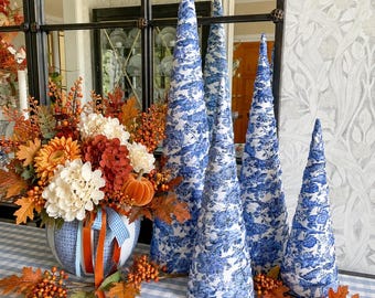 Decoración de árbol cónico de tela estilo chinoiserie azul y blanca, decoración para el hogar Grandmillennial Topiary