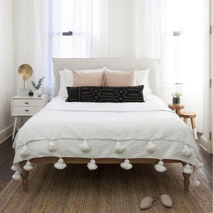 POM POM BLANKET - Moroccan Blanket - Handmade Organic Cotton Blanket - Beautiful Throw Bedroom Tassels Blanket Gift For Her