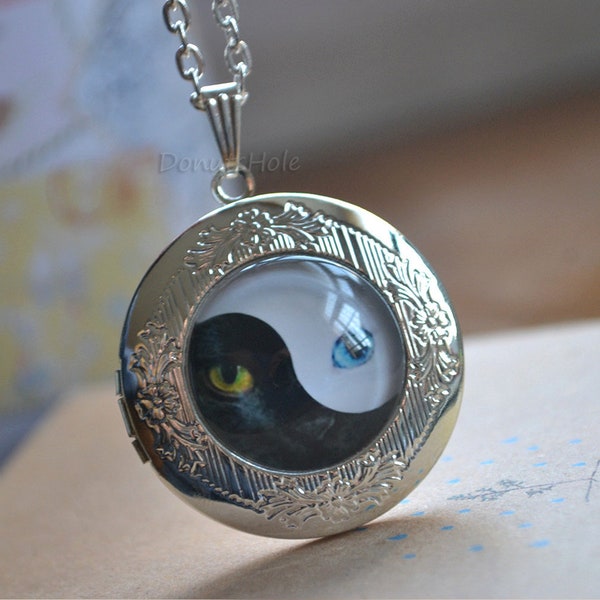 Black Cat Locket Necklace,Cat Pendant Necklace,Tai Chi Photo Locket Necklace,Pet Jewelry,Glass dome cabochon,Unisex Anniversary Gift