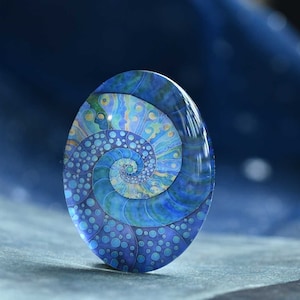 Cabochon ovale conchiglia blu, cupola in vetro a forma di goccia con immagine a spirale fatta a mano, 10 x 14 mm, 13 x 18 mm, 18 x 25 mm, 20 x 30 mm, 30 x 40 mm, cammeo in vetro fotografico -ROV49d18