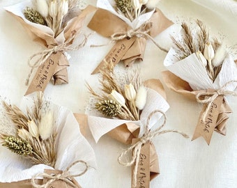 Wedding favors for guest - Magnet dried flowers bouquet - Unique personalized gift - Bulk souvenir