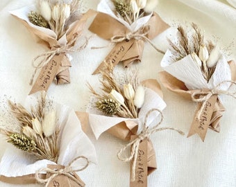 Wedding favors for guest - Magnet dried flowers bouquet - Unique personalized gift - Bulk souvenir