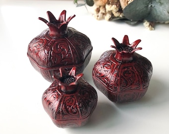 Red wedding favors for guests, unique wedding favor boxes, engagement party favors, baby shower gifts, elegant wedding, pomegranate box