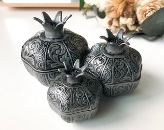 Antique Silver Pomegranate Favor Box: Elegant Wedding, Shower Gift