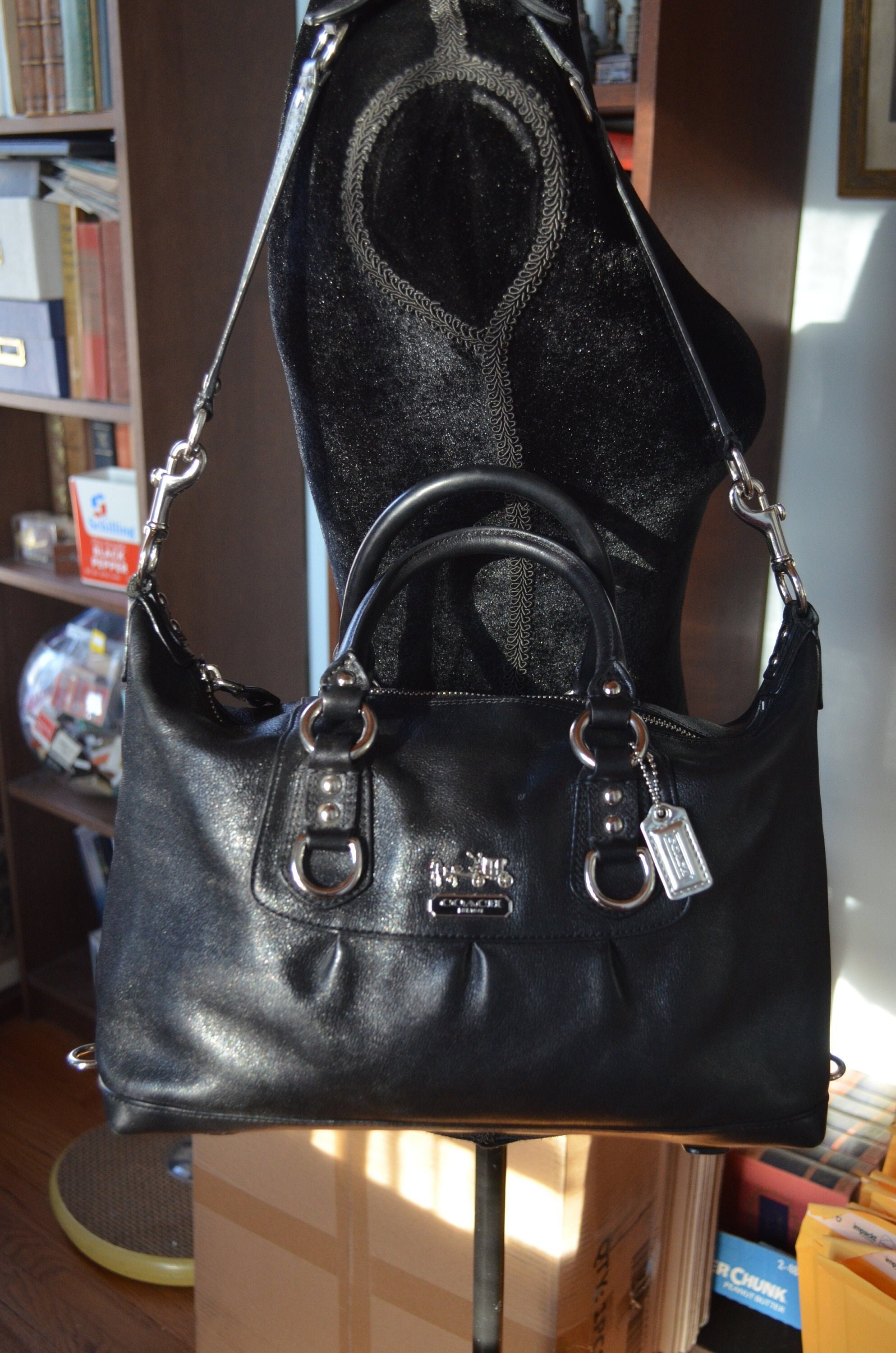 ブラックレザージャケット COACH保管袋付き Vintage Coach Post Pouch 9906 in Black Leather, USA Made
