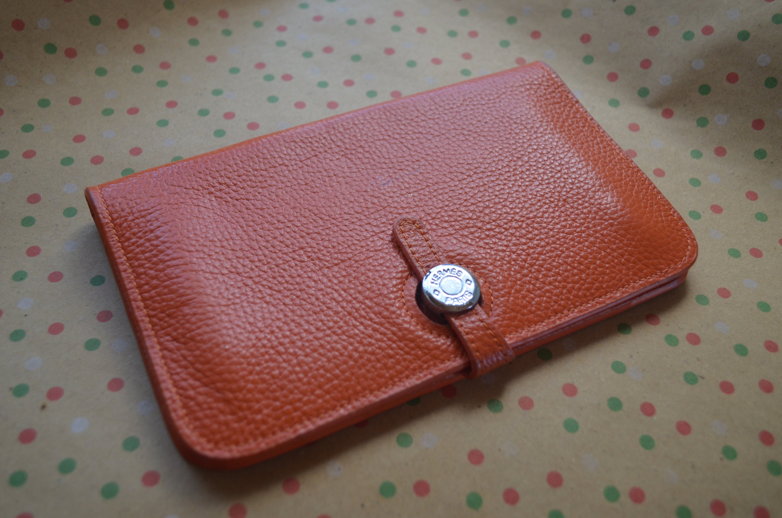 Hermes Dogon compact orange wallet  Wallet, Trending handbag, Hermes bags