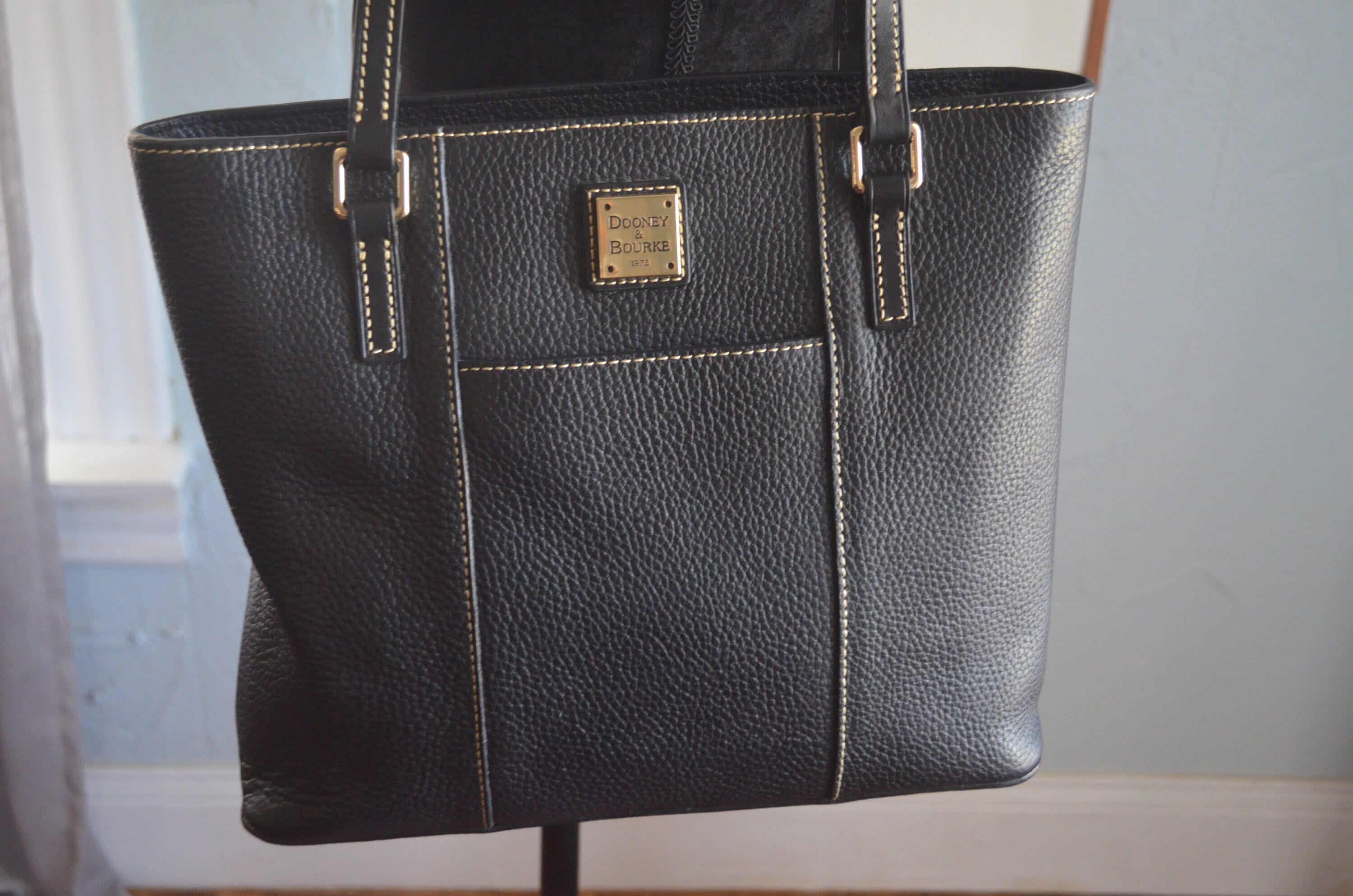 Dooney & Bourke Women's Pebble Grain Leather Small Lexington Tote Bag -  Travel Trek Luggage & Travel Gear