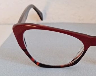 Breite runde Brille aus Kunststoff im Cateye-Stil Schildpatt Tortoise mit Oberfläche / Bügel in dunkelrot