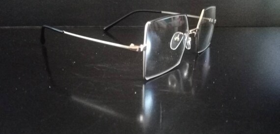 Pequenas gafas finas y sucias hechas de metal dorado con superficie negra Etsy Espana