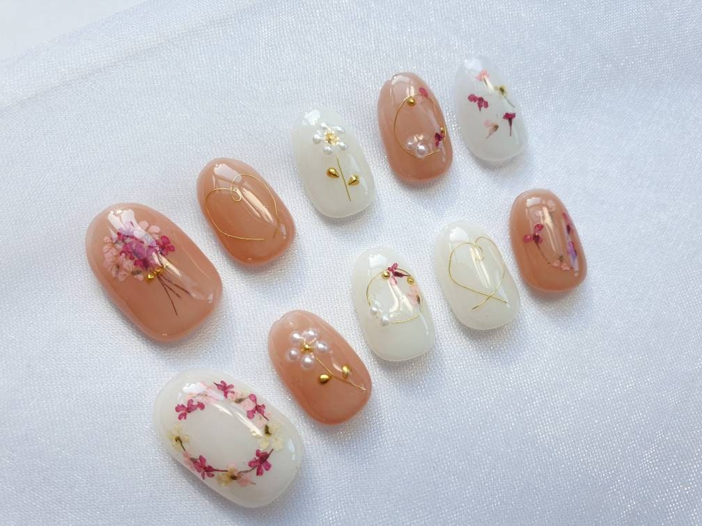 Real pressed flower nails press on nails wedding nails | Etsy