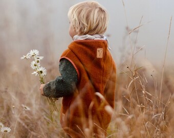 Fleece vest "Jerseyweed" made of organic wool fleece with pointed hood for children, girls, boys, fox brown, mulesing-free, GOTS, Merino