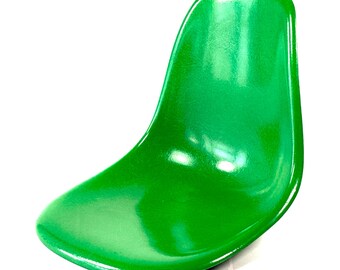 No. 54 | Color: Cadmium Green / Green - 80s Eames Fiberglass Side Chair seat shell - Vitra for Herman Miller | Narrow Mount - WITHOUT FRAME!
