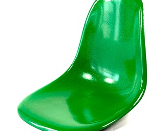 No. 55 | Color: Cadmium Green / Green - 80s Eames Fiberglass Side Chair seat shell - Vitra for Herman Miller | Narrow Mount - WITHOUT FRAME!