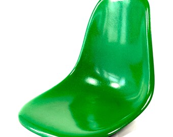 No. 56 | Color: Cadmium Green / Green - 80s Eames Fiberglass Side Chair seat shell - Vitra for Herman Miller | Narrow Mount - WITHOUT FRAME!