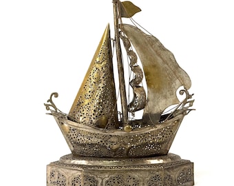 1940s/50s brass sailing ship night light, delicate handwork, Made in Germany | artistic decoration, pirate, pirate ship, oriental