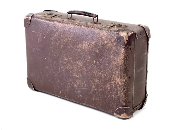 small 1940s suitcase - top patina | Colour: brown… - image 6