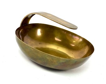 60s brass bowl with handle - Manufacturer: Cibici, Italy | Auböck era, handcraft, handle bowl, design classic, 60s Brass