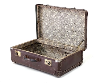 petite valise des années 1940 - patine supérieure | Couleur : marron, expressionnisme, DADA, valise de voyage, malle, vrai vintage, valise enfant, valise magique