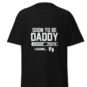 New Dad 2024 T-Shirt, Soon-to-be Daddy, “Baby Loading” with Baby Feet, Fun Shirt for Expecting Fathers, Memorable Baby Shower Gift