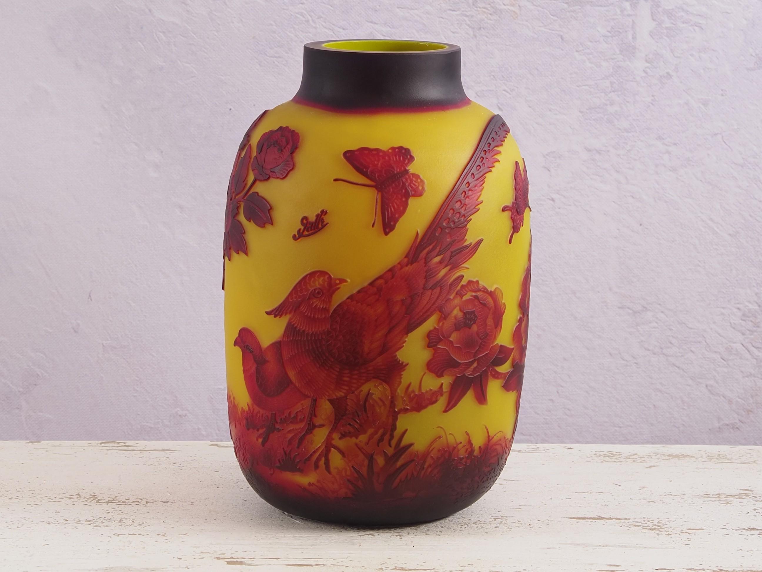 Jugendstil-Galle-inspirierte Glasvase mit Vögeln und Schmetterlingsdesign - Eleganter Wohndekor-Akzent, Geschenk für ihn, Geschenk für sie