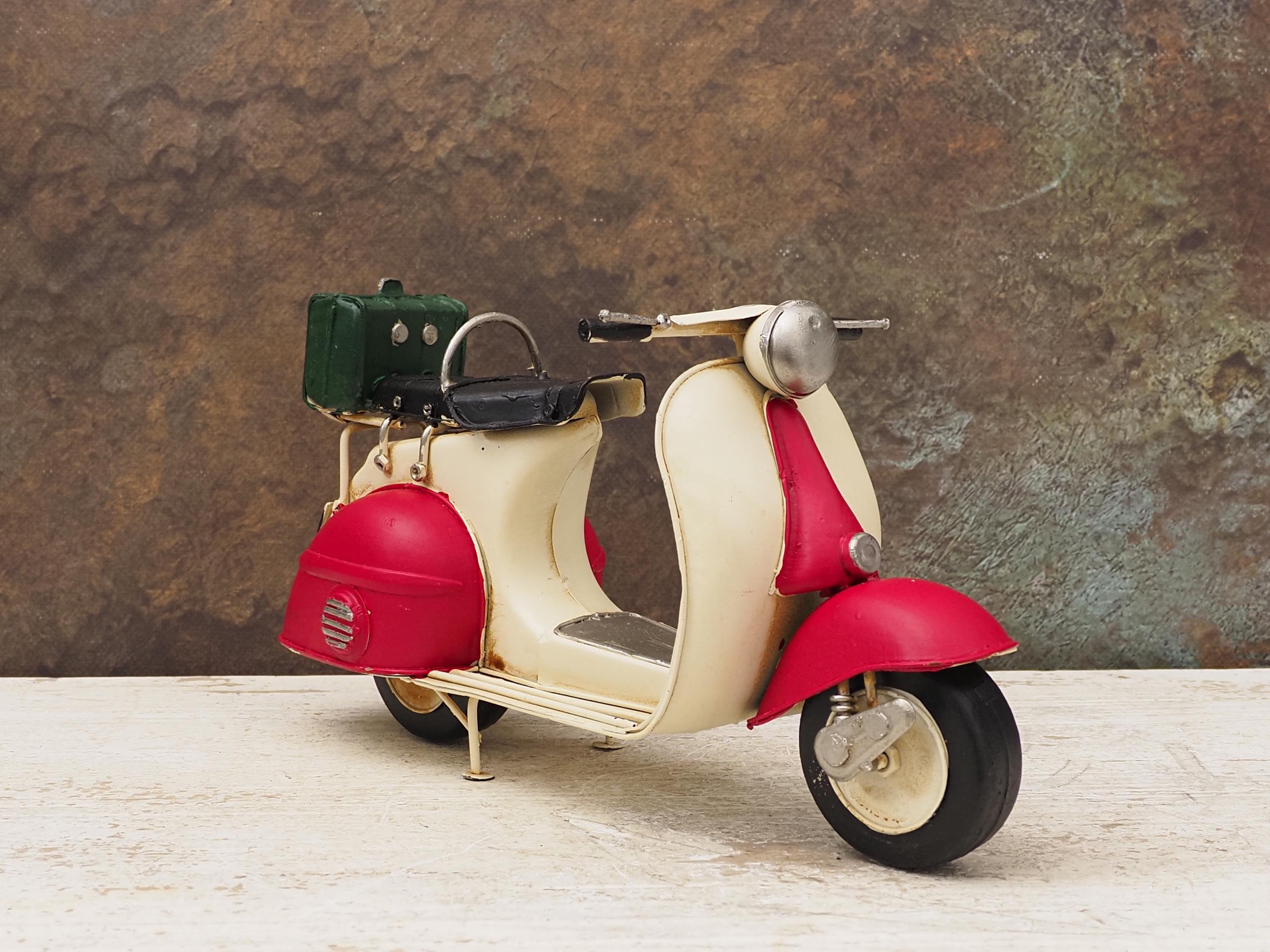 Tin Metal Vespa - Etsy display picture 1
