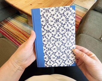 Personalized A5 Sketchbook – Handmade Blank Journal with Bookmark – Italian Paper Notebook – Blue Cloth Bound – Gift for School & Wedding