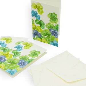 3er-Set Grußkärtchen Kleeblatt, Glückwunschkarten Kleeblätter 7x 10,5 cm, Karten mit Kuvert, schöne kleine Geschenkanhänger aus Italien