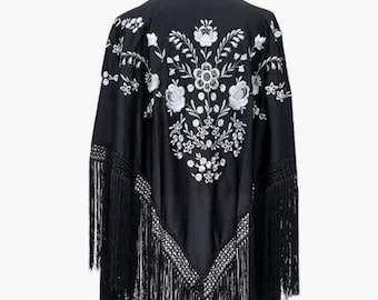 Mantón negro mediano de mujer con bordado blanco de tulipán y fleco color negro, para baile flamenco