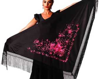 Schwarzer dreieckiger Flamenco-Schal mit Fransen. Rosa-fuchsiafarbene Stickerei auf einer Seite. Groß 190 x 90 cm ohne Berücksichtigung der 30 cm langen Fransen.