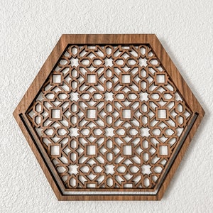 Cornice macrame modello marocchino, cornice appesa a parete, macrame semicircolare, spazi vuoti macrame, arredamento in legno, schermo shoji