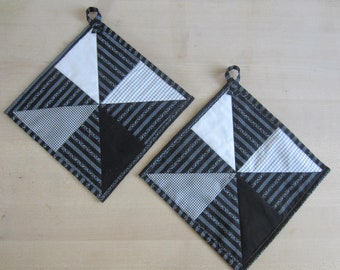 Pot holders, 2 pieces