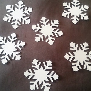 10 Schneeflocken in weiß aus Fotokarton zum Basteln und Dekorieren 6,2cm