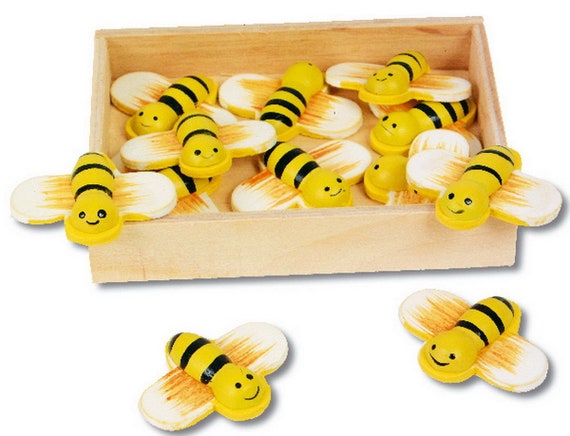 12 Deko Bienen zum Kleben im Holzkistchen Bienen