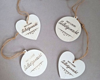 4 wooden pendants lettering "Homemade with love" 6 cm