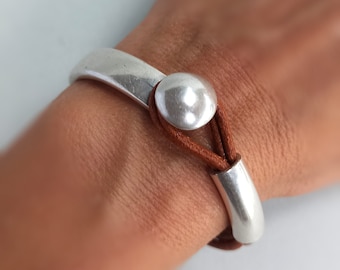 Leather zamak bracelet - Zamak Half cuff - Leather accesories - Gif for Him - Present for women - Leather bracelet - Boho style