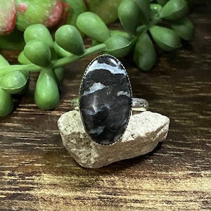 Navajo Made White Buffalo & Sterling Silver Ring Size 6.25