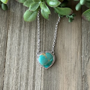 Collier coeur en argent sterling et turquoise fabriqué dans le sud-ouest